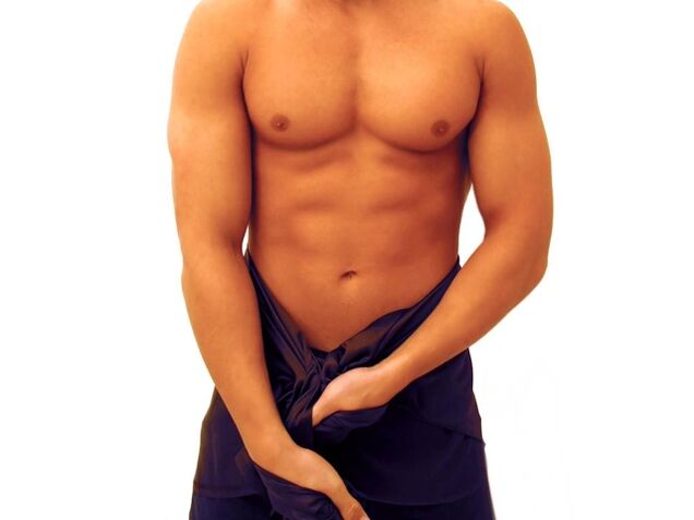 Un hombre realiza ejercicios para agrandar su pene.